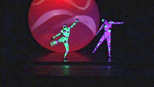 Students treated to morning of modern dance