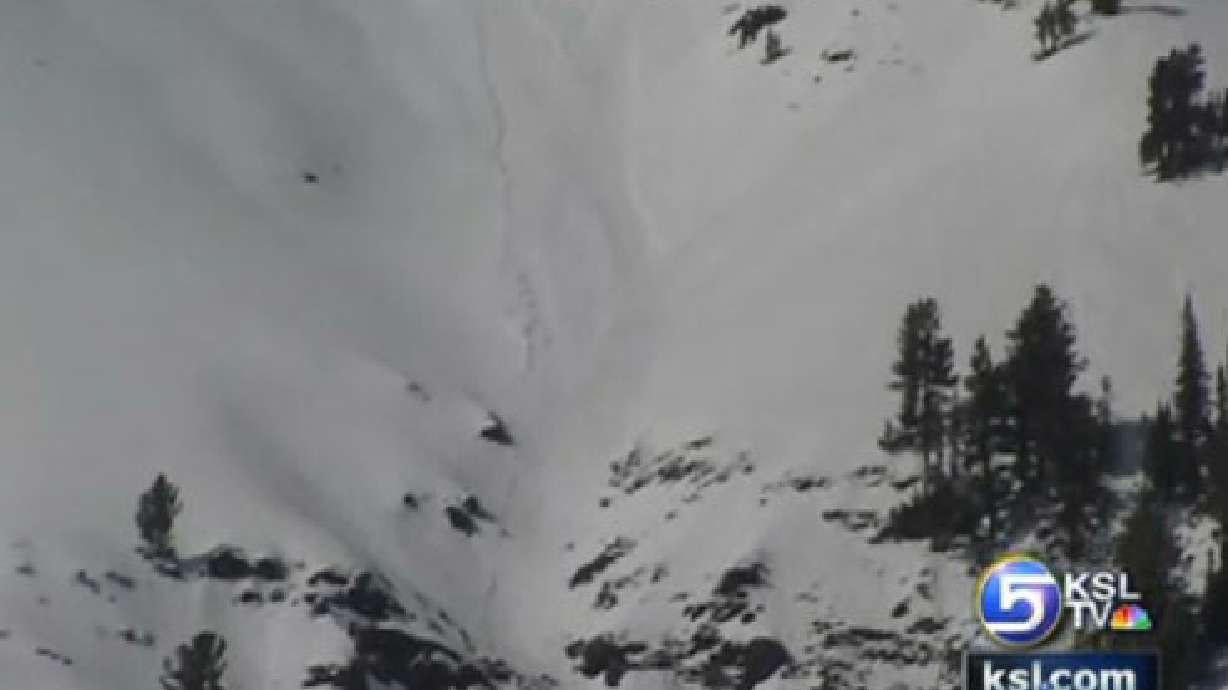 Two Backcountry Skiers Evade Avalanche in Little Cottonwood Canyon