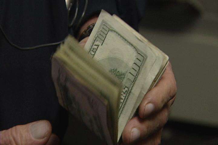 Man claims lost money thanks to honest clerk