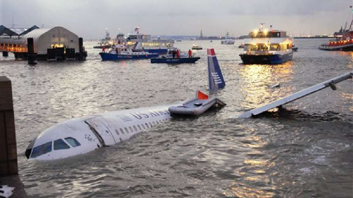 Pilot told controllers he was ditching into Hudson River