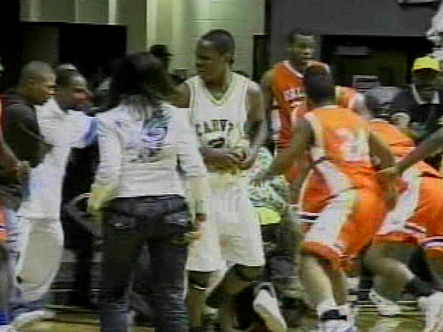 VIDEO: Alabama high school basketball game turns into free for all fight