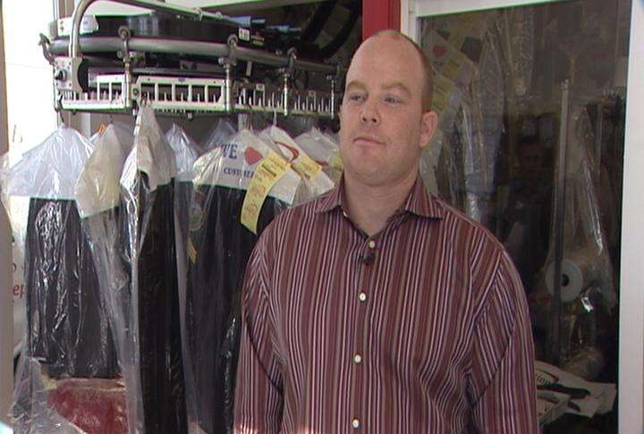 Dry cleaner offers help to job hunters