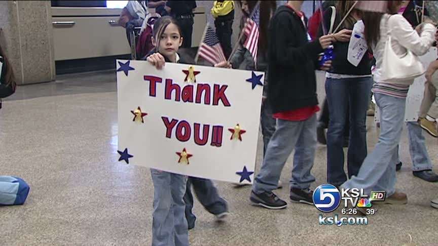 10 soldiers return home from Iraq