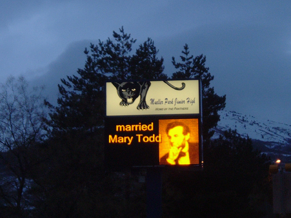 Marquee outside school stirs controversy in Bountiful