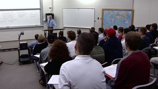 College enrollment continues to rise in sluggish economy