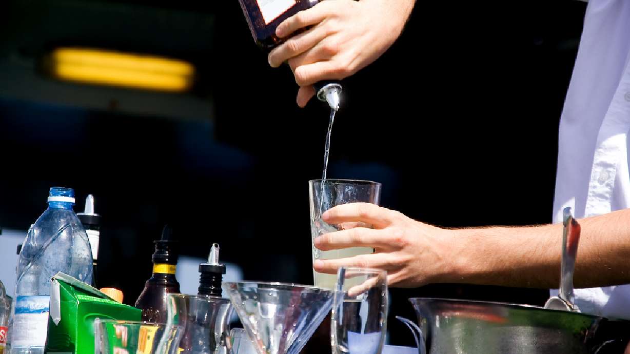 Restaurants' 'Zion curtain' to come down if bill passes