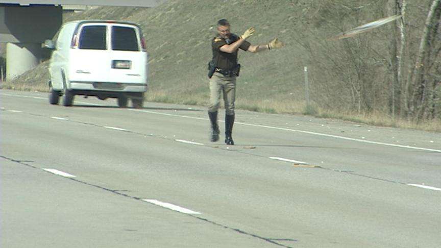 Drivers Being Asked to Report Obstacles on Freeways