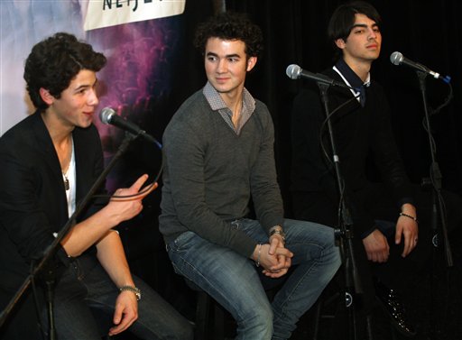 Jonas Brothers to headline Stadium of Fire