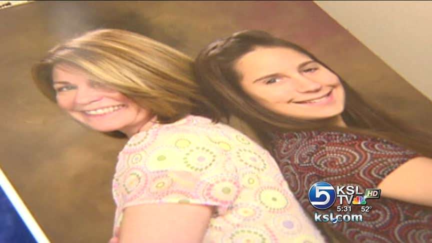 Family gathers to grieve for teen killed in shooting