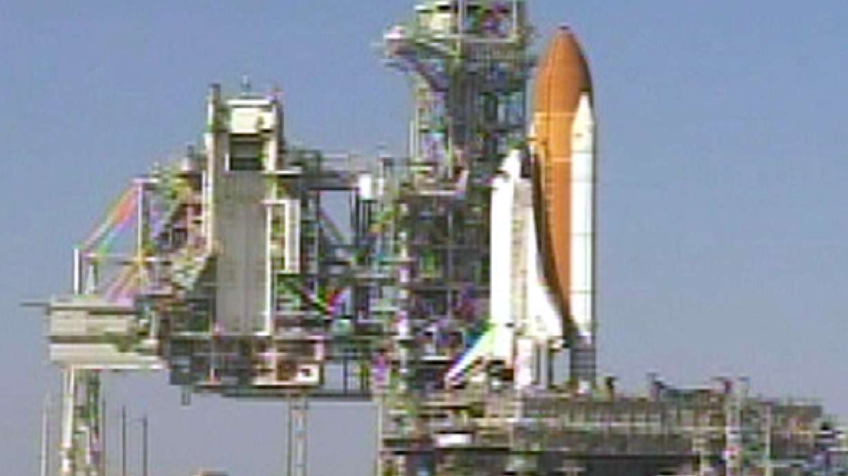 VIDEO: Discovery awaits nighttime launch